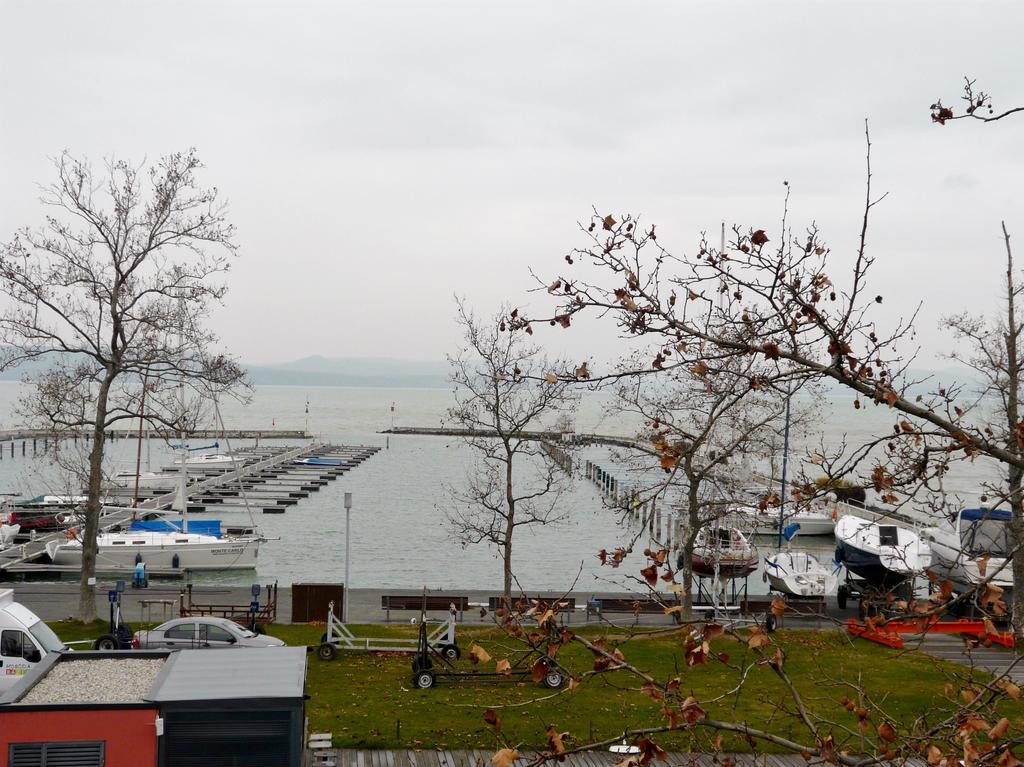 Gemini Superior Apartman&Yacht Balatonlelle Exterior foto